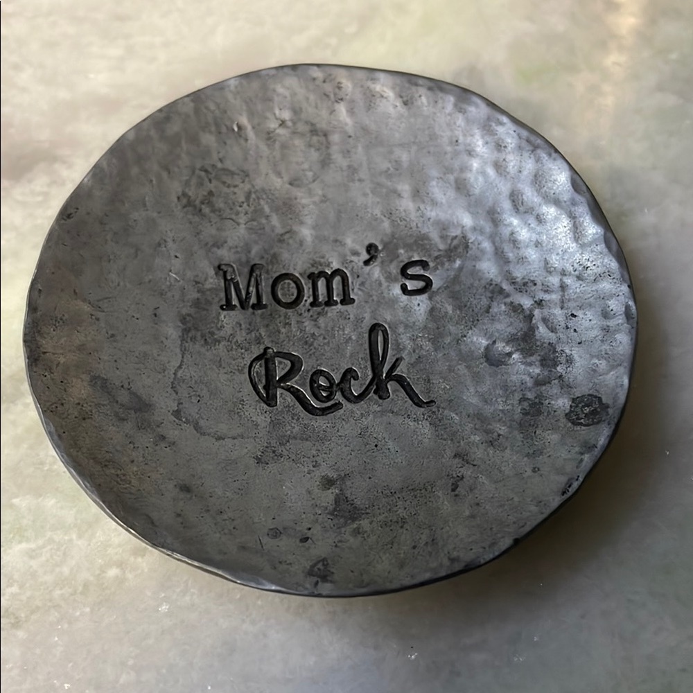 Handcrafted Gray 'Mom's Rock' Decorative trinket dish